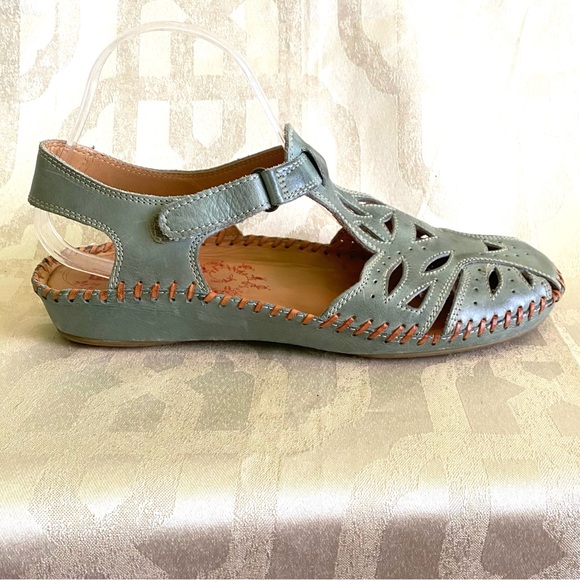 PIKOLINOS Shoes - Pikolinos T-Strap Sandals Size 10